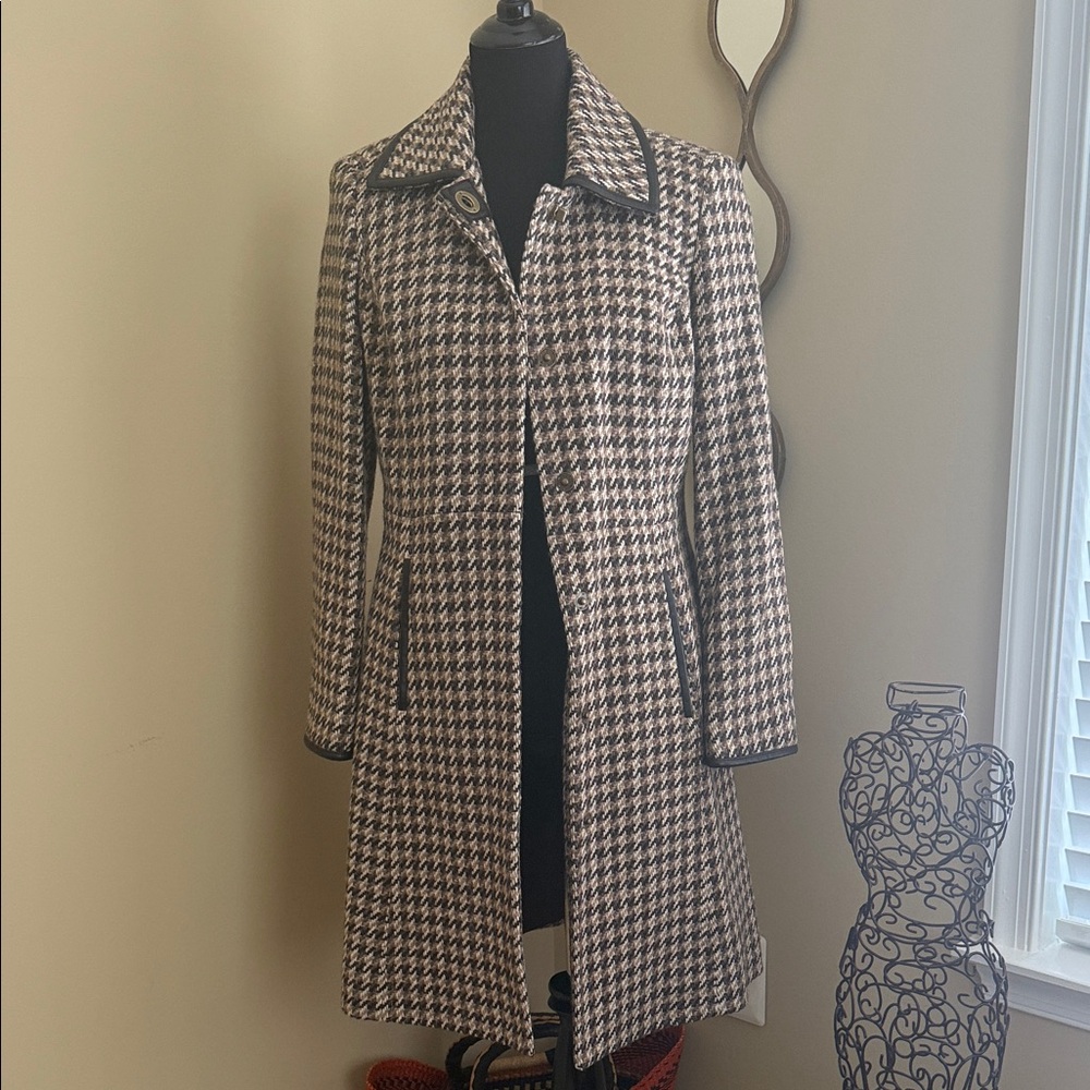 Coach Houndstooth Trench Coat in Brown and Cream
